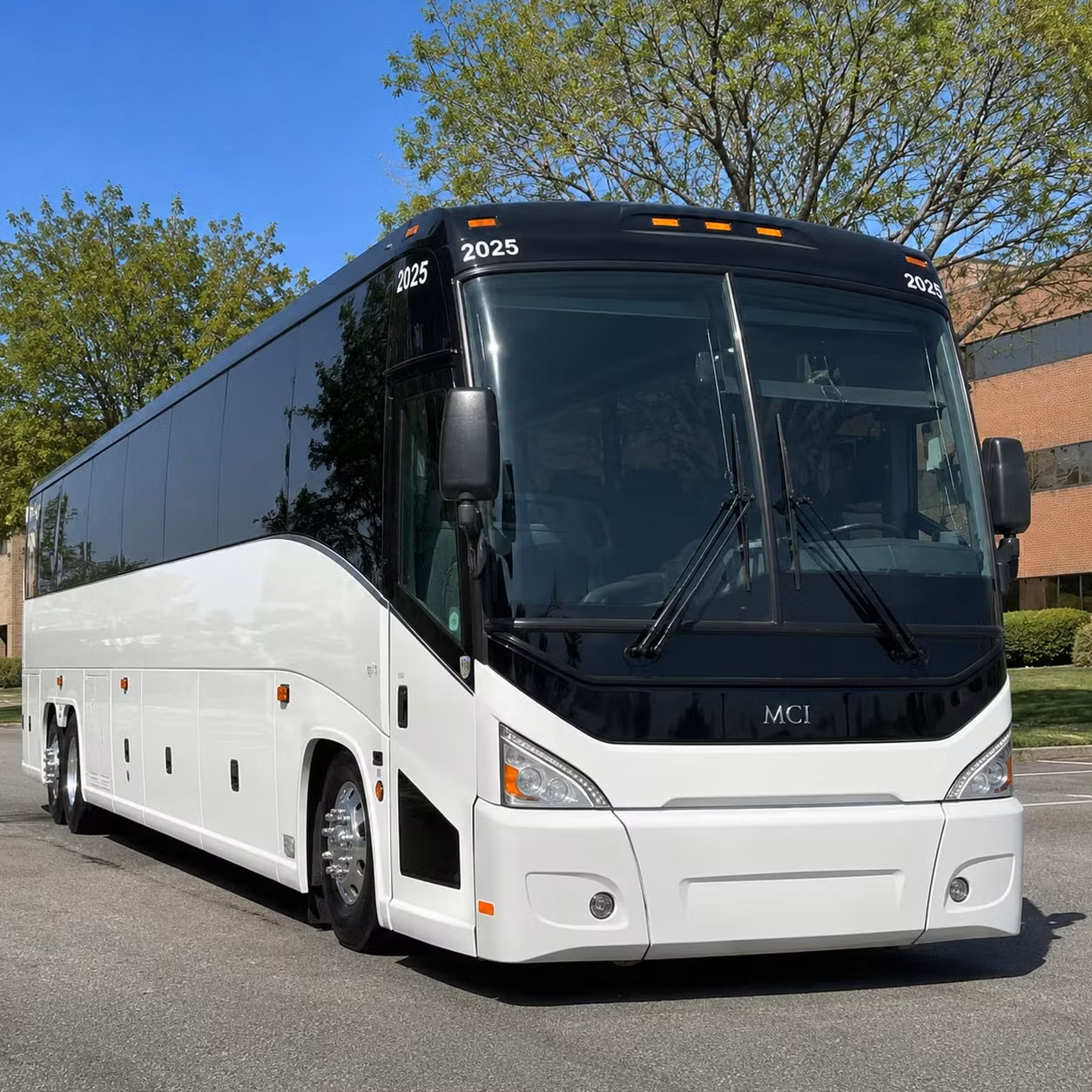 corporate shuttle services between santa clara tech campuses and transit hubs